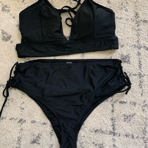 Black bikini